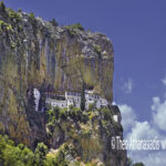 Ιστορικά μοναστήρια της ηπειρωτικής Ελλάδας, προσκύνημα σε απάτητα «κάστρα» της Ορθοδοξίας